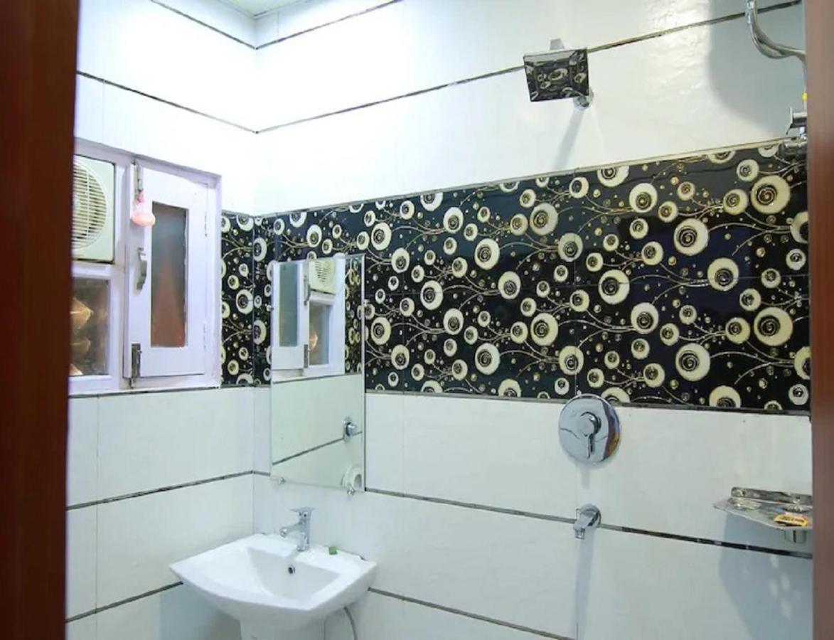 Hotel Kings, Rohtak Экстерьер фото