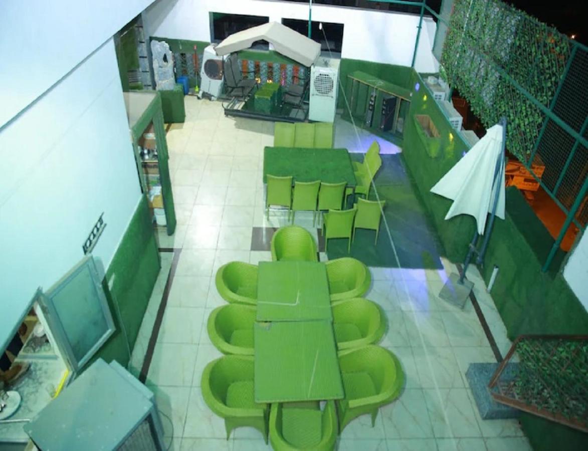 Hotel Kings, Rohtak Экстерьер фото