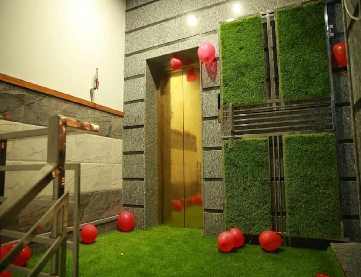 Hotel Kings, Rohtak Экстерьер фото