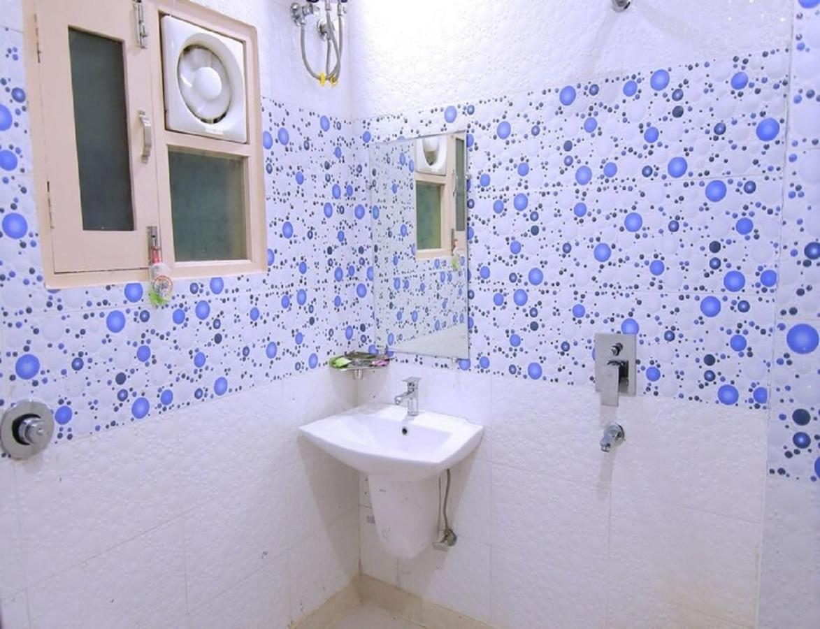 Hotel Kings, Rohtak Экстерьер фото